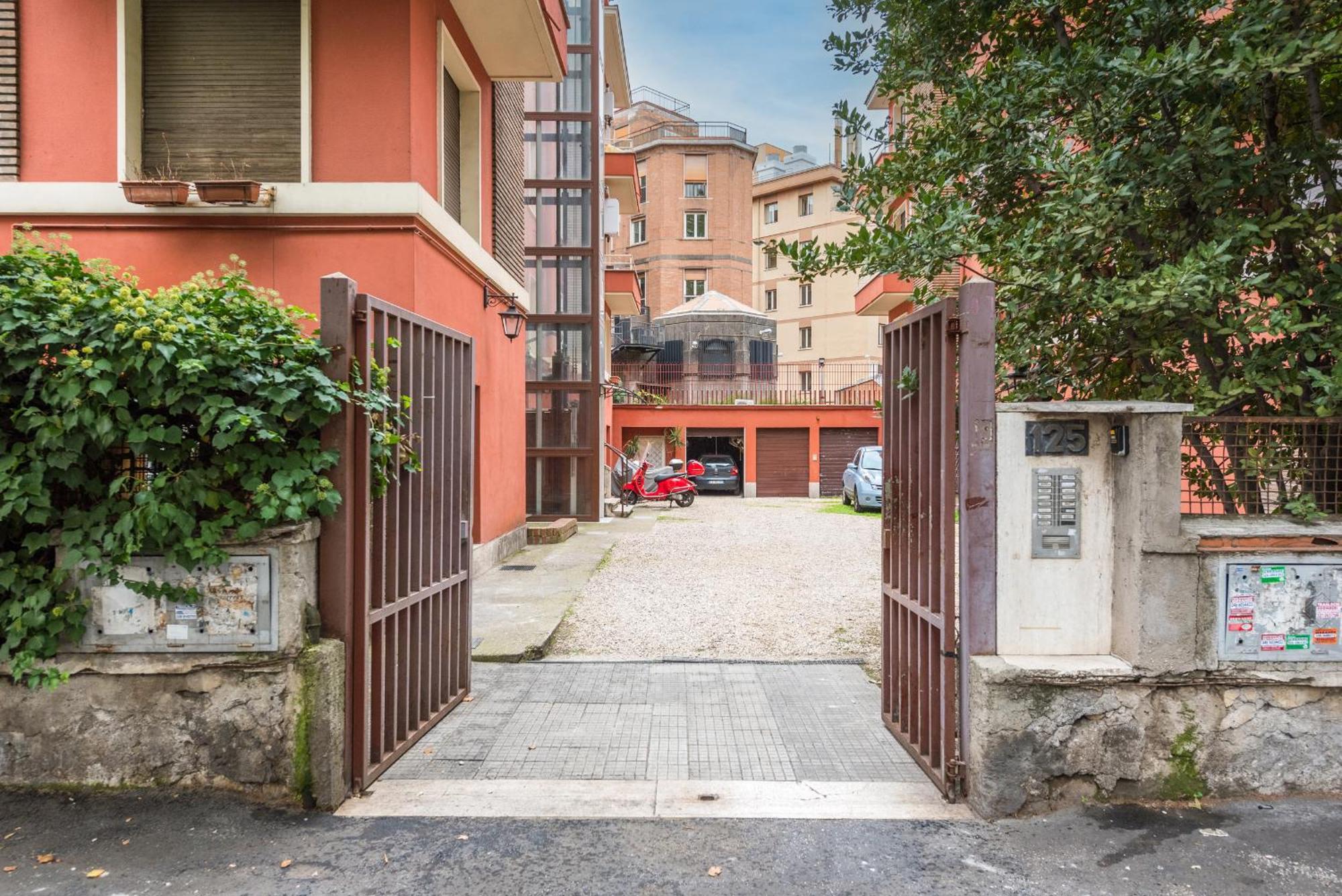 Olimpic Vatican Home Рим Екстериор снимка